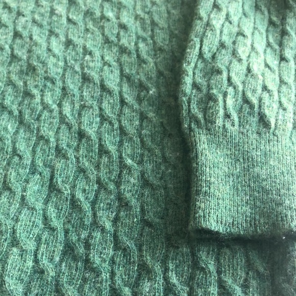 Cashmere Blend Cabled Banana Republic Sweater - Picture 2 of 7